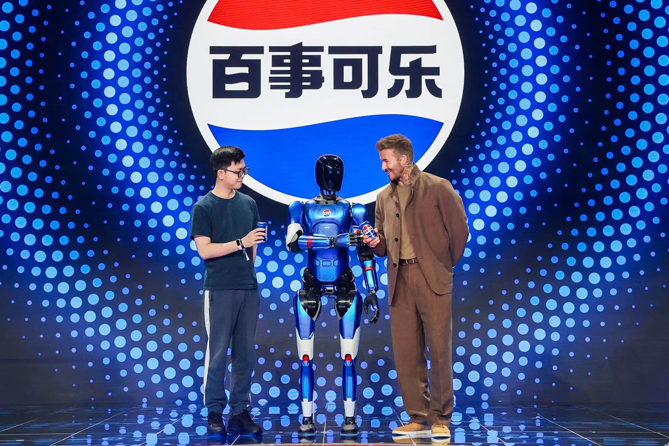 开云kaiyun机器人携手百事中国共创“百事蓝宝” 共燃渴望新章